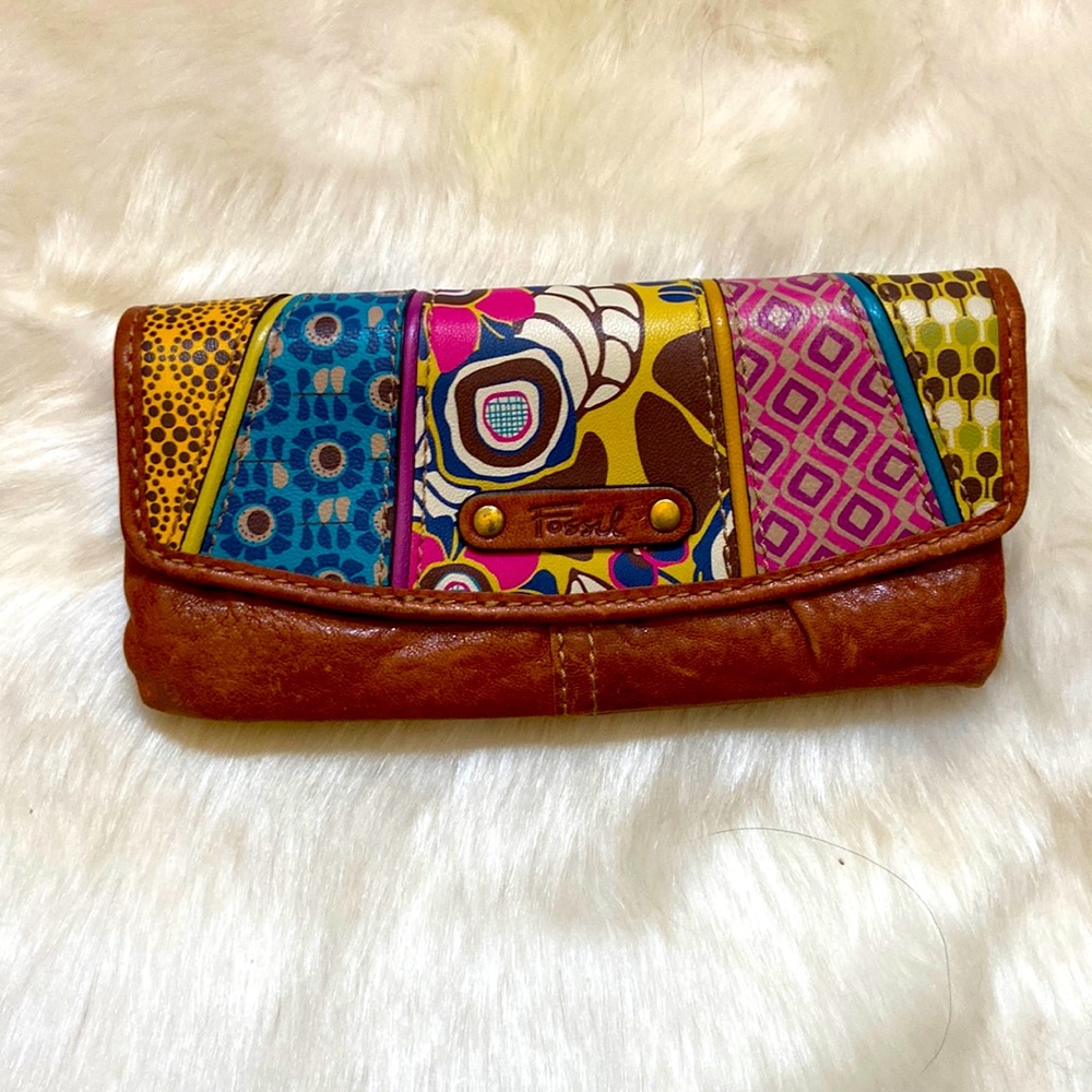 Vintage Fossil wallet- genuine leather